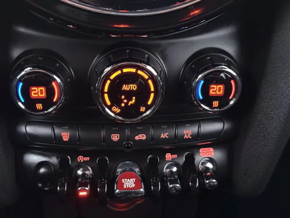 Mini Cooper 1.5 Cooper Business Edition uit 2021, foto 11