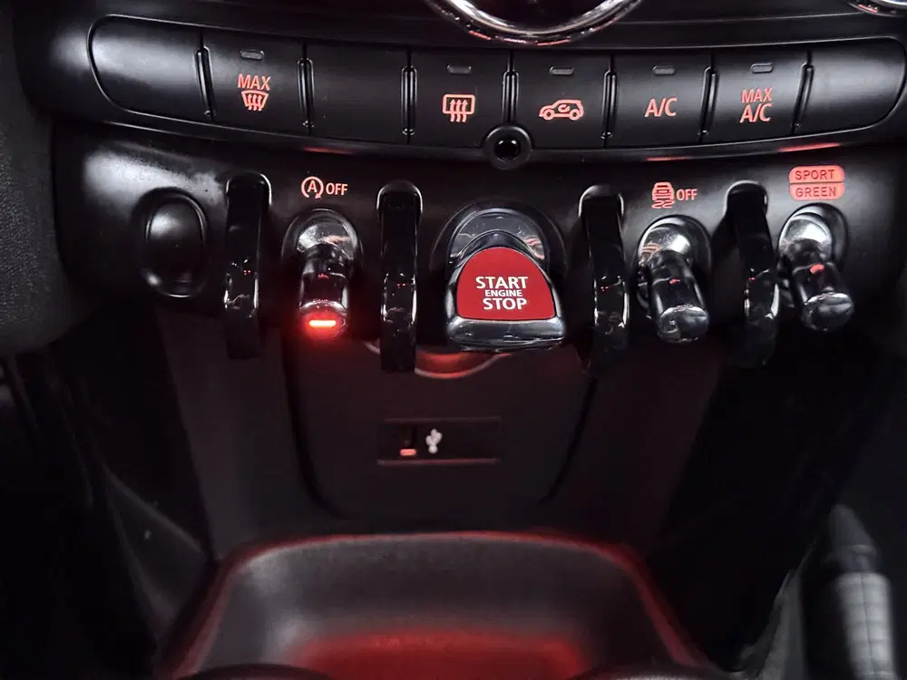 Mini Cooper 1.5 Cooper Business Edition uit 2021, foto 12