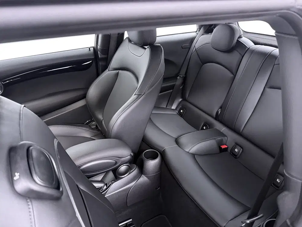 Mini Cooper 1.5 Cooper Business Edition uit 2021, foto 15