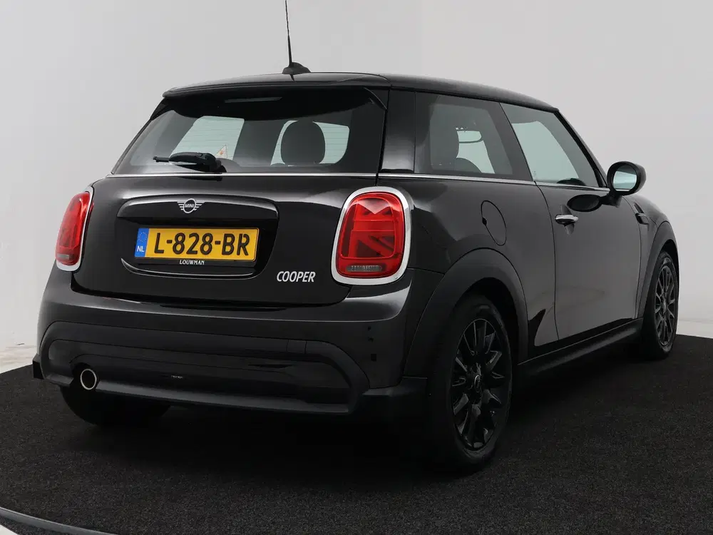 Mini Cooper 1.5 Cooper Business Edition uit 2021, foto 2