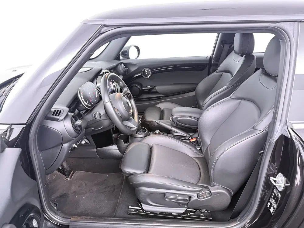 Mini Cooper 1.5 Cooper Business Edition uit 2021, foto 4