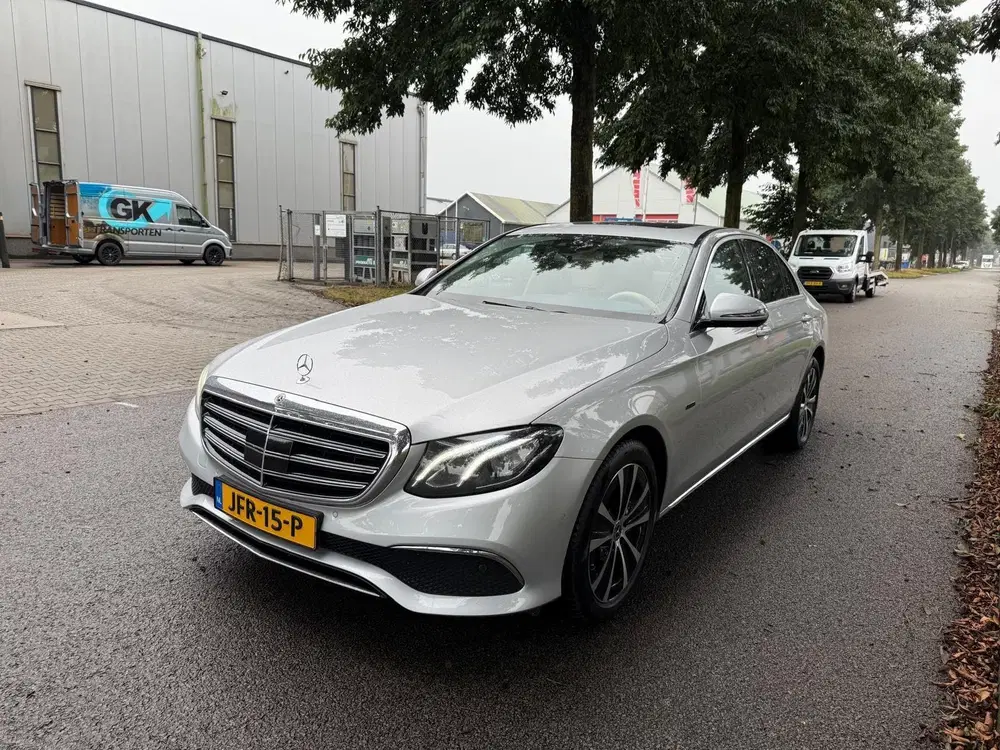 Mercedes-Benz E-Klasse 300 e AMG Line uit 2020, foto 10