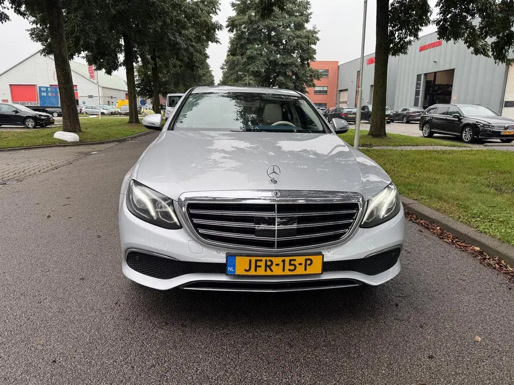 Mercedes-Benz E-Klasse 300 e AMG Line uit 2020, foto 3