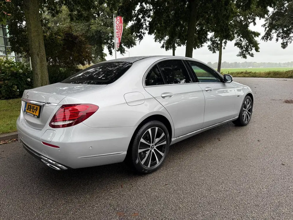 Mercedes-Benz E-Klasse 300 e AMG Line uit 2020, foto 6