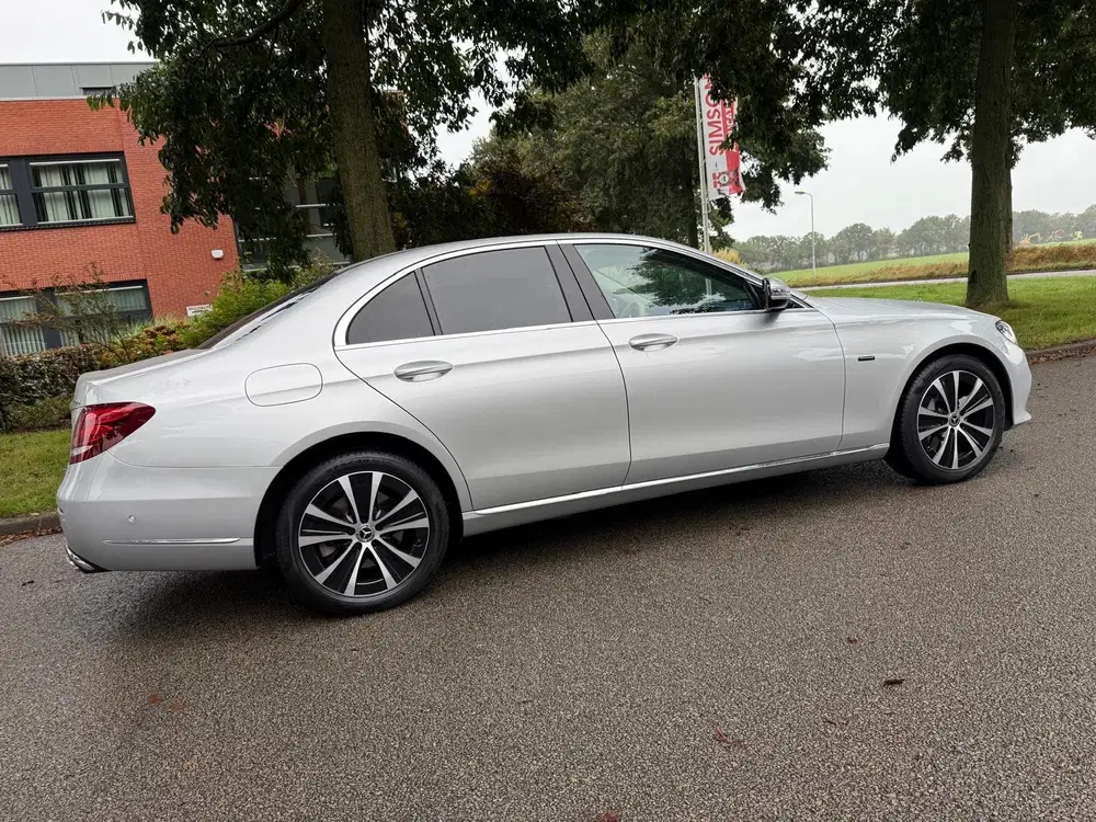 Mercedes-Benz E-Klasse 300 e AMG Line uit 2020, foto 7