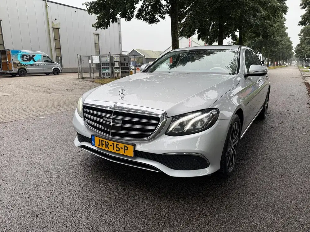 Mercedes-Benz E-Klasse 300 e AMG Line uit 2020, foto 9