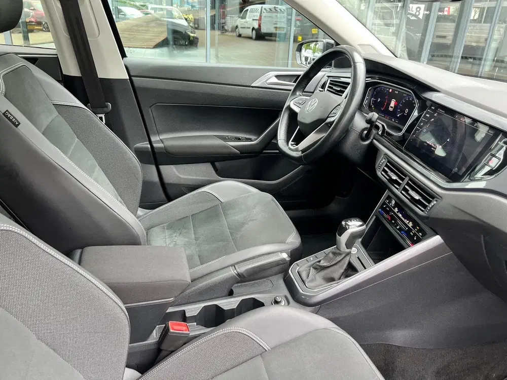 Volkswagen Polo 1.0 TSI 110pk R-Line design Style Business uit 2022, foto 10