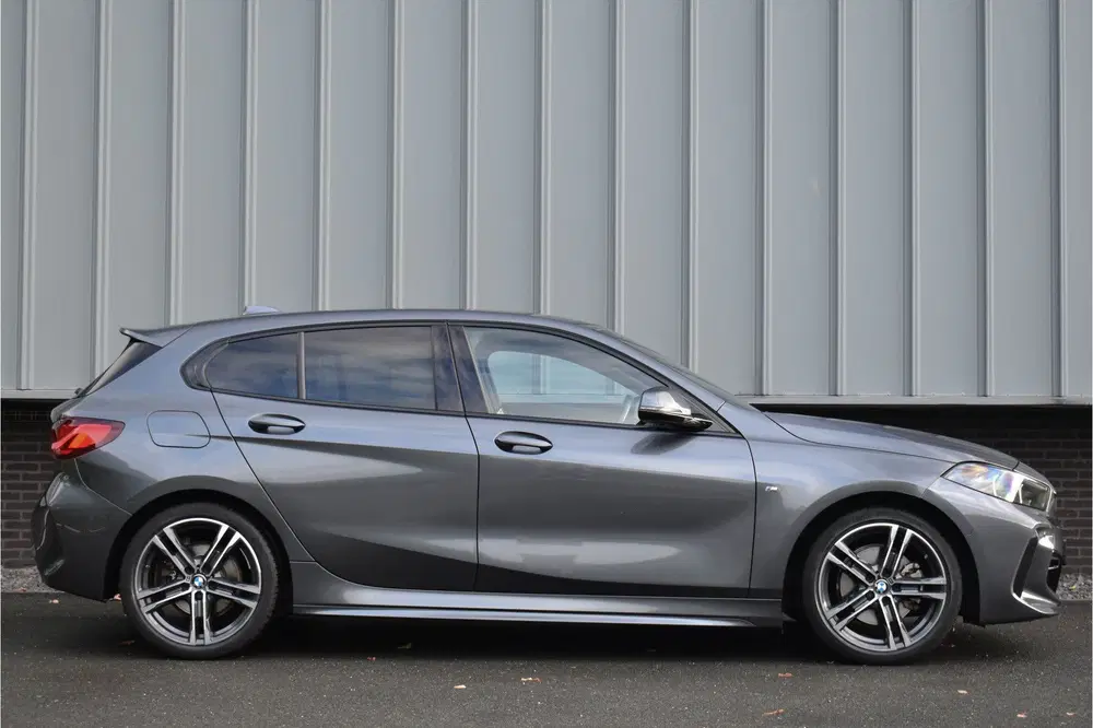 BMW 1-serie 118i Aut. M-Sport uit 2021, foto 2