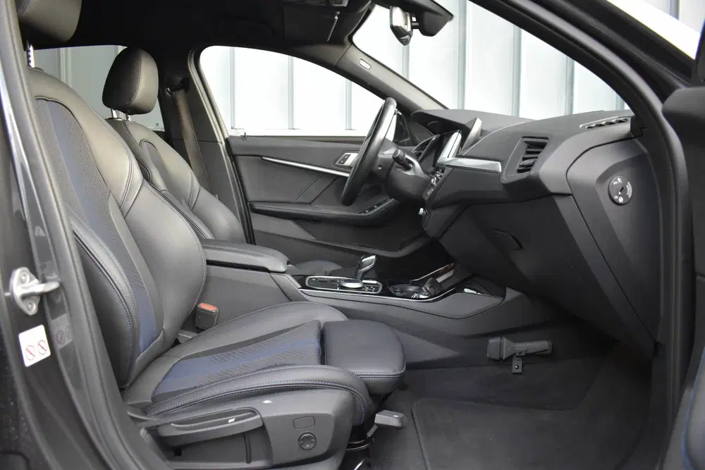 BMW 1-serie 118i Aut. M-Sport uit 2021, foto 4