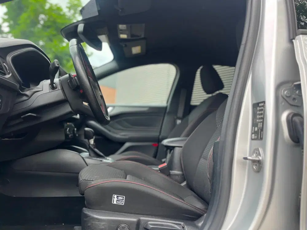 Ford Focus 1.0 EcoBoost Hybrid ST Line 155PK AUTOMAAT uit 2023, foto 4