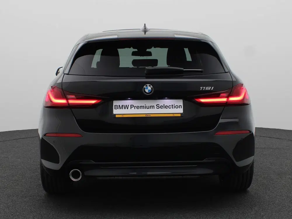 BMW 1-serie 5-deurs 118i Travel Pack uit 2024, foto 5
