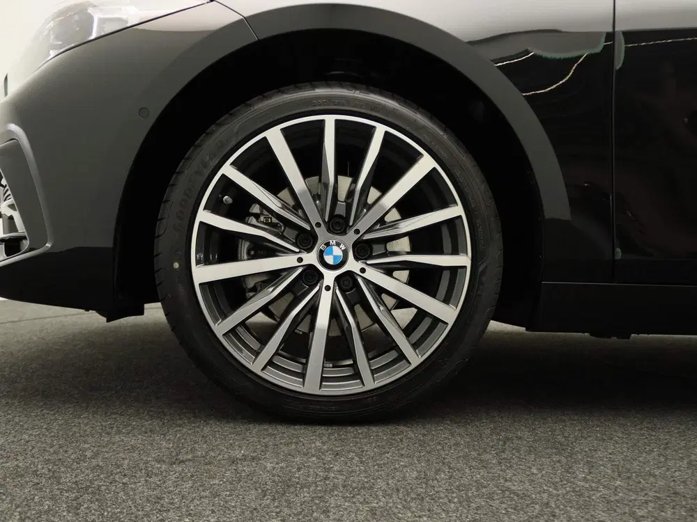 BMW 1-serie 5-deurs 118i Travel Pack uit 2024, foto 6