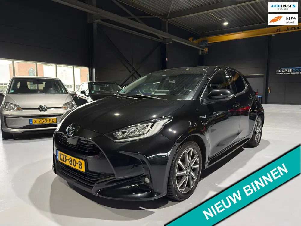 Toyota Yaris 1.5 Hybrid Executive 1e Eigenr. uit 2021