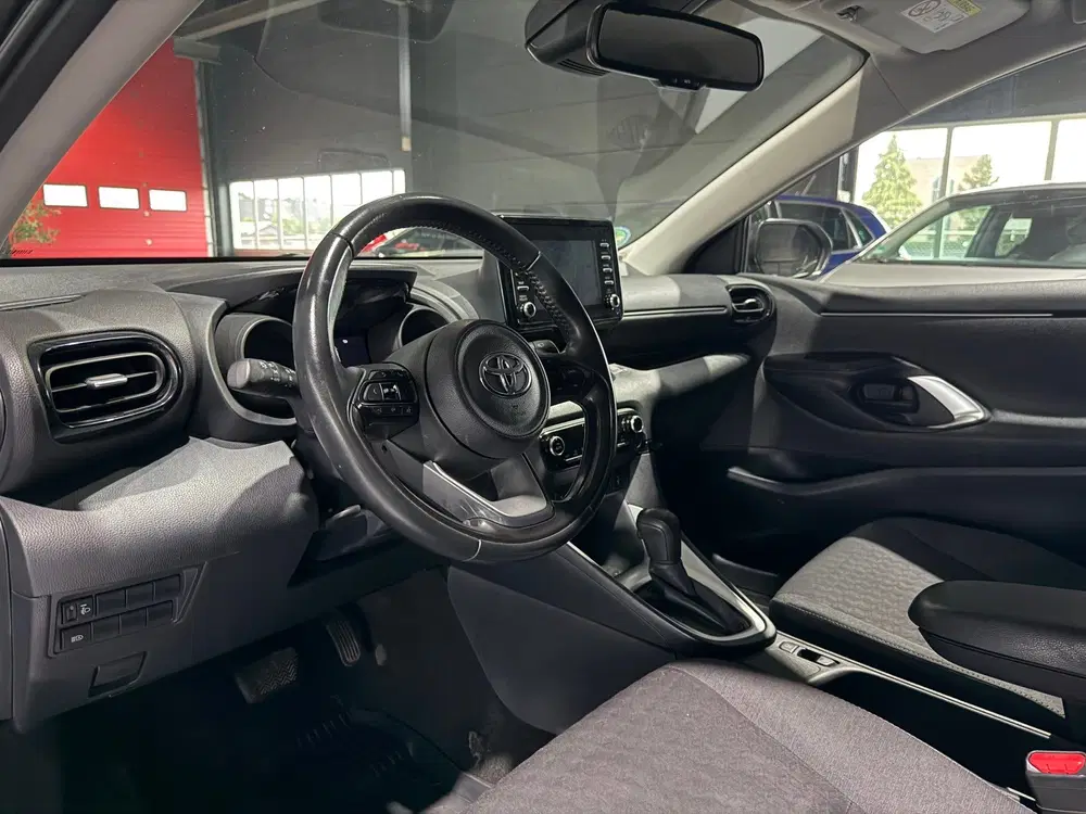 Toyota Yaris 1.5 Hybrid Executive 1e Eigenr. uit 2021, foto 10