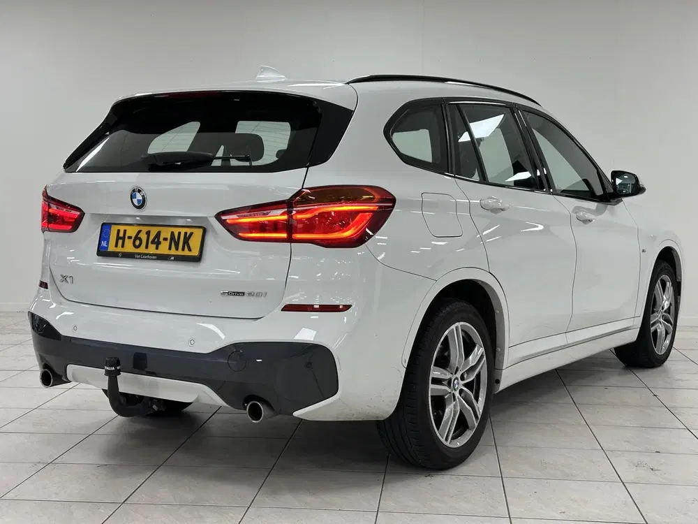BMW X1 sDrive20i High Executive AFNEEMBARE TREKHA uit 2019, foto 2