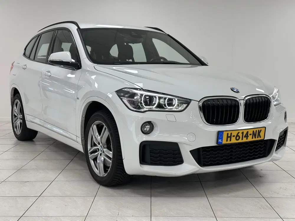 BMW X1 sDrive20i High Executive AFNEEMBARE TREKHA uit 2019, foto 4