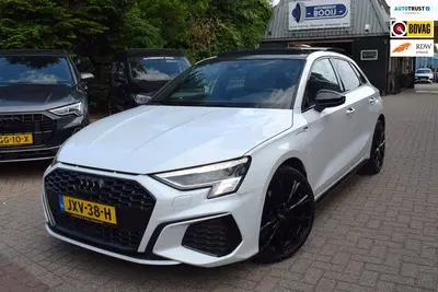 Audi A3 TFSI e S-LINE uit 2021