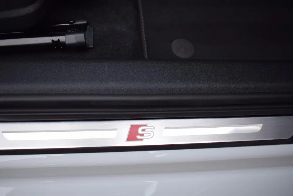 Audi A3 TFSI e S-LINE uit 2021, foto 8