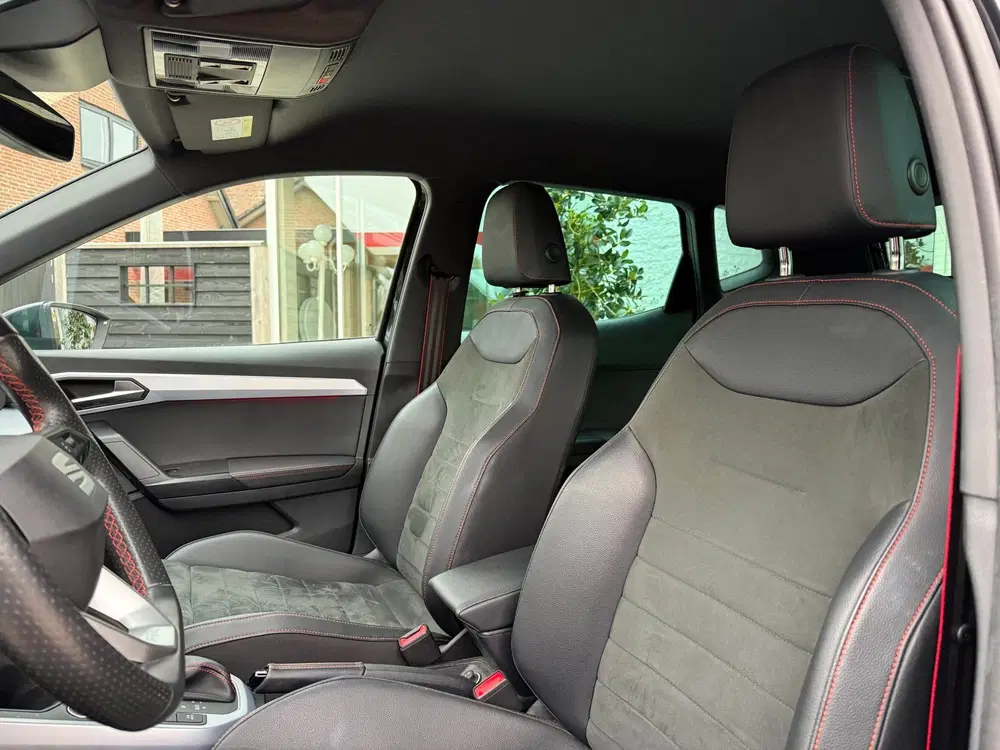 SEAT Arona FR uit 2024, foto 5