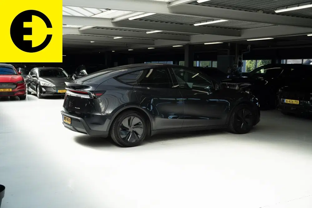 Tesla Model Y Premium Long Range AWD 75 kWh uit 2025, foto 15