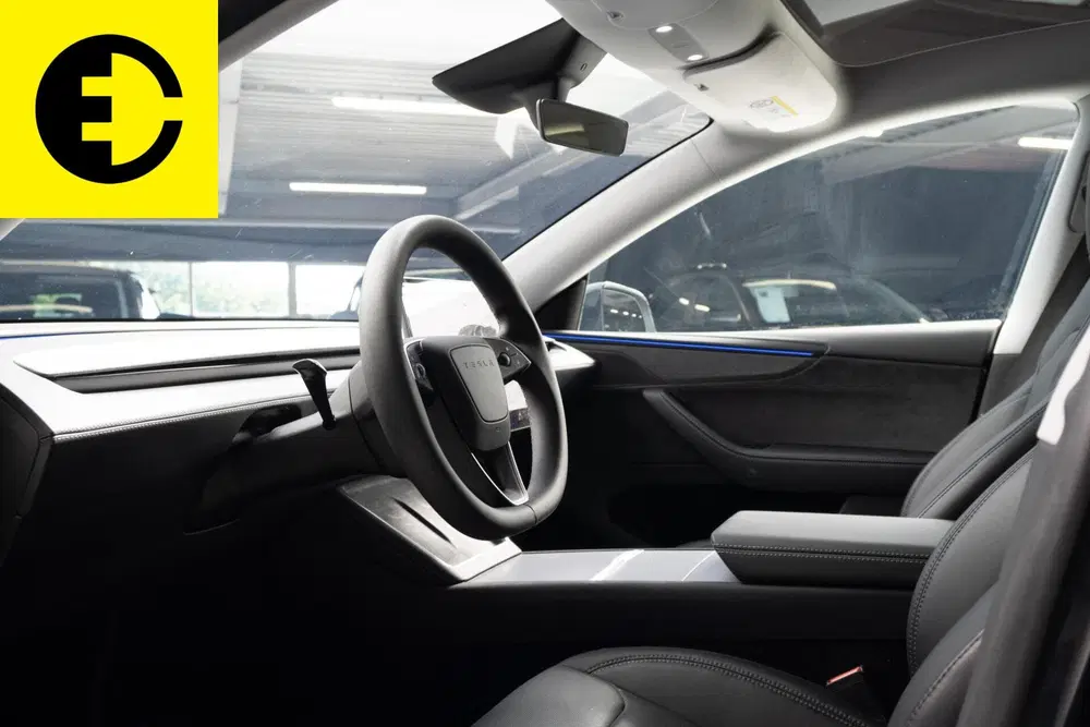 Tesla Model Y Premium Long Range AWD 75 kWh uit 2025, foto 4