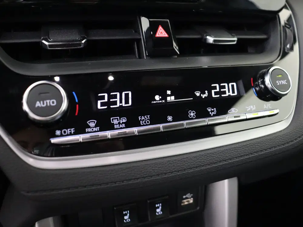 Toyota Corolla Cross 2.0 High Power Hybrid First Edition uit 2023, foto 9
