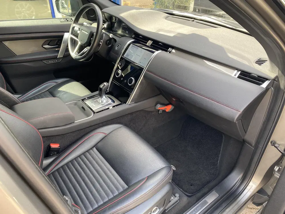 Land Rover Discovery Sport P300e 1.5 R-Dynamic HSE Leer uit 2021, foto 14