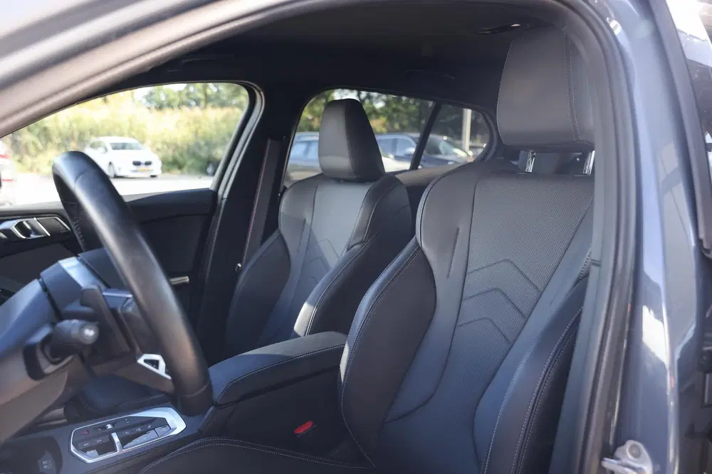 BMW 1-serie 120 M Sport Automaat uit 2025, foto 10
