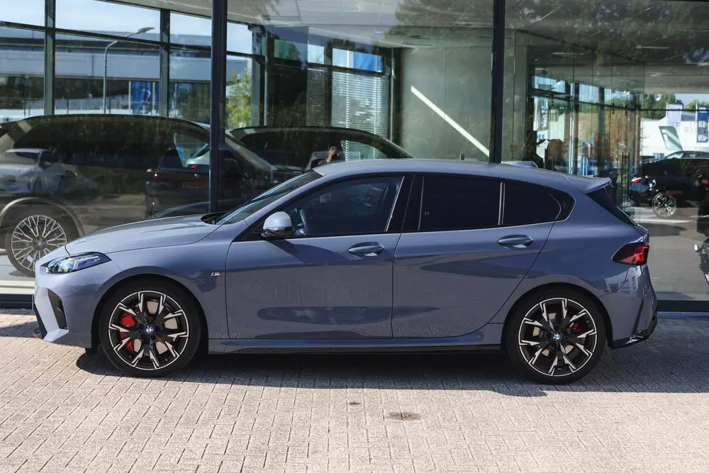 BMW 1-serie 120 M Sport Automaat uit 2025, foto 7