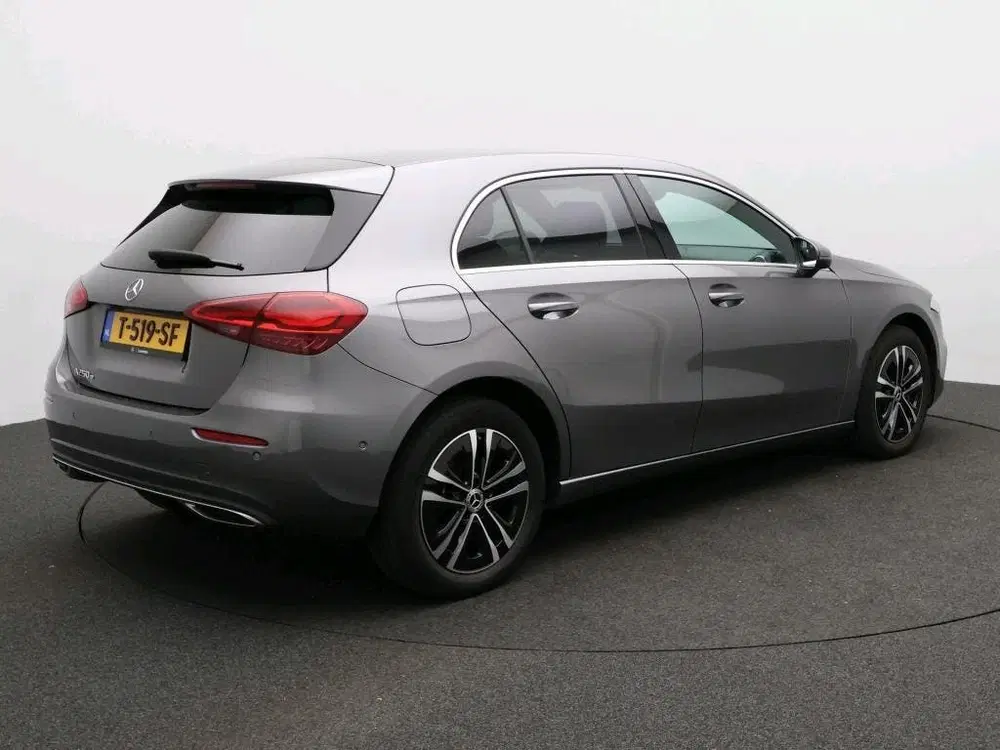 Mercedes-Benz A-Klasse 250 e Business Line uit 2023, foto 2