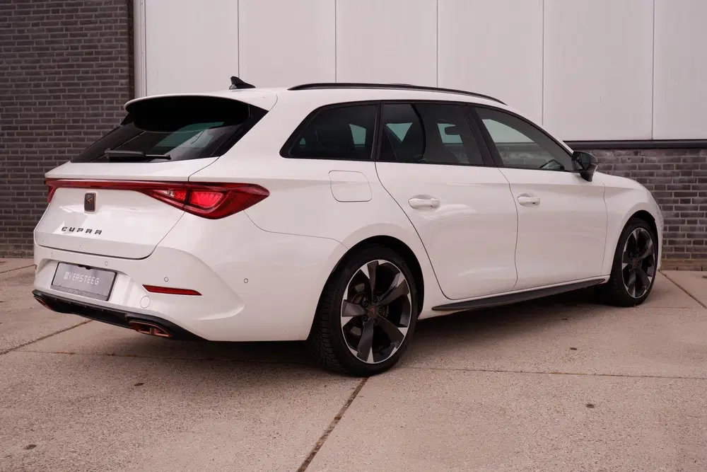 Cupra Leon 1.4 e-Hybrid Black Edition uit 2022, foto 2