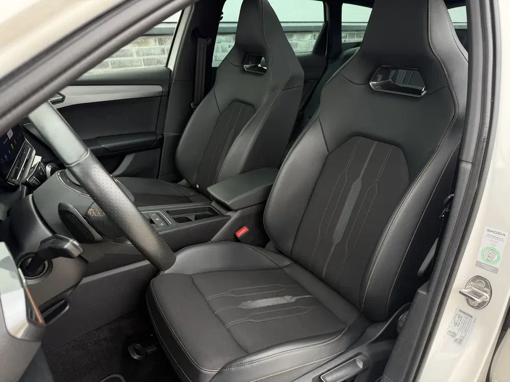 Cupra Leon 1.4 e-Hybrid Black Edition uit 2022, foto 4
