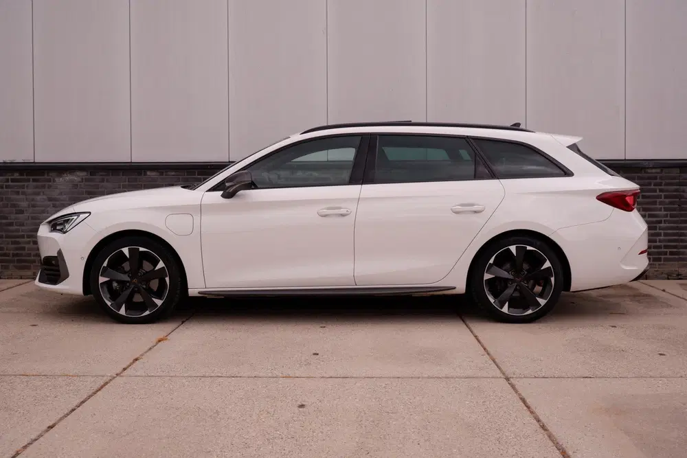 Cupra Leon 1.4 e-Hybrid Black Edition uit 2022, foto 6