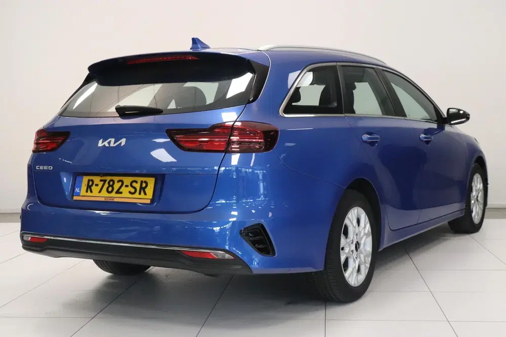 Kia Ceed 1.0 T-GDi MHEV DynamicLine uit 2022, foto 2