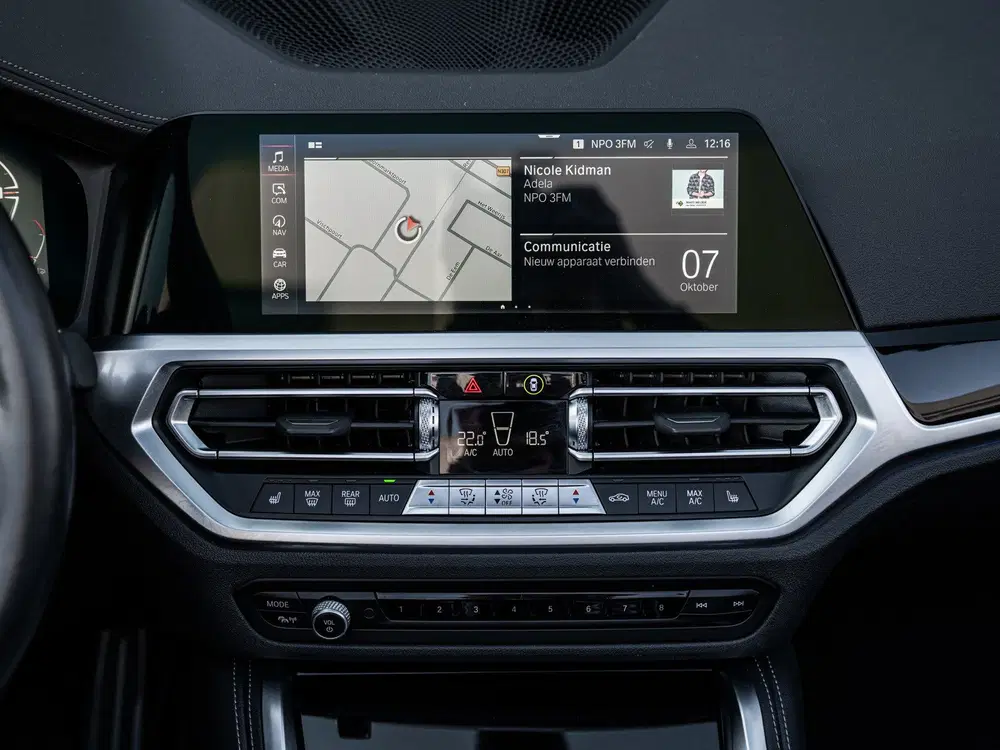 BMW 4-serie M440i xDrive High Executive uit 2022, foto 8