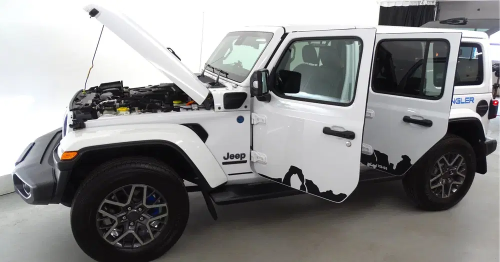 Jeep Wrangler Hybride 280 KW plug inn 2.0T 80th An uit 2021, foto 12