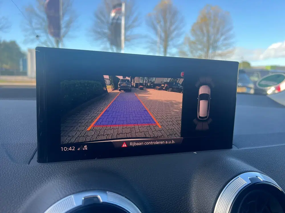 Audi Q2 35 TFSI S Line Black virtual cockpit uit 2024, foto 11
