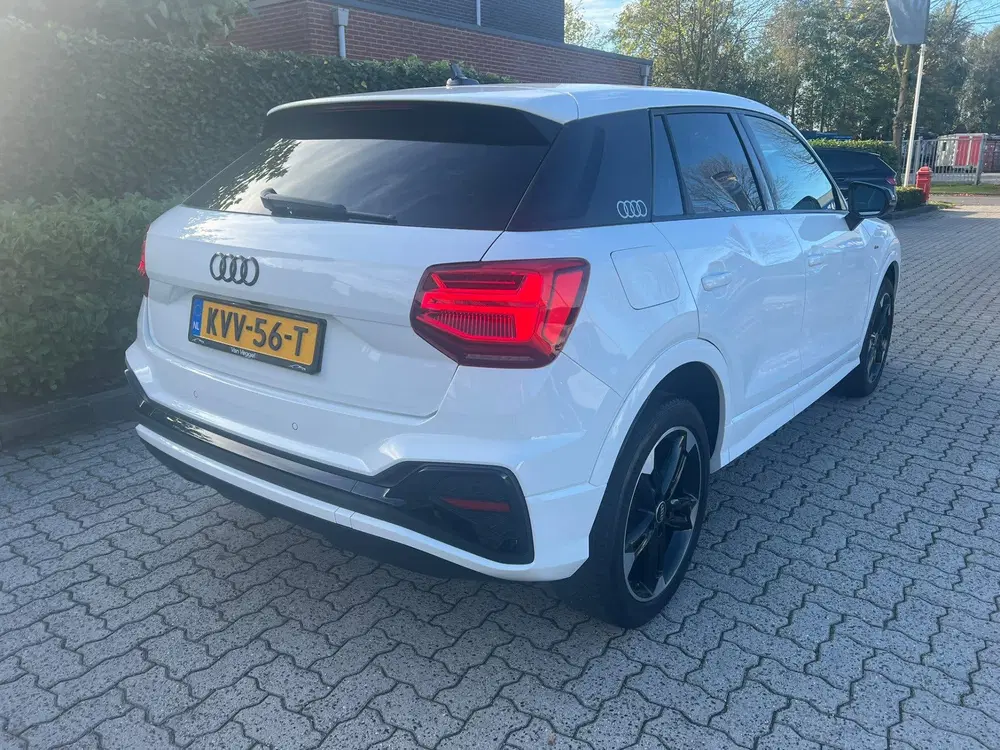 Audi Q2 35 TFSI S Line Black virtual cockpit uit 2024, foto 3