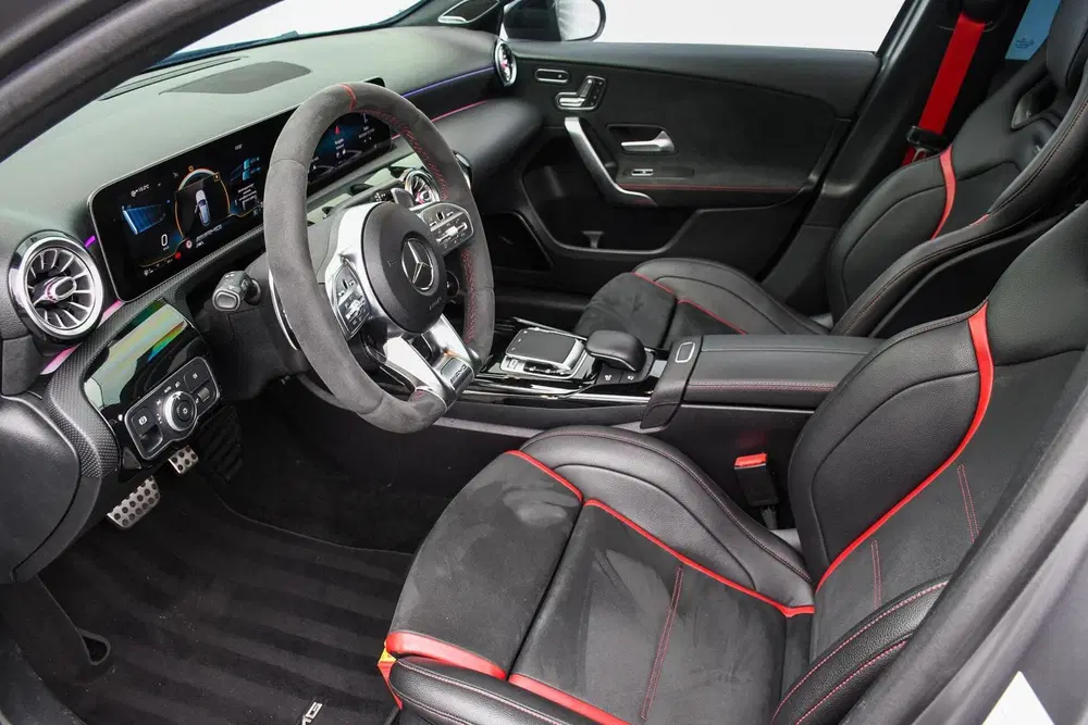 Mercedes-Benz A-Klasse Mercedes A-klasse AMG 35 4MATIC Edition 1 uit 2019, foto 4