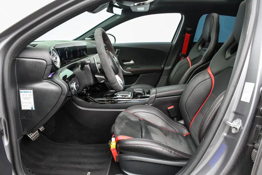 Mercedes-Benz A-Klasse Mercedes A-klasse AMG 35 4MATIC Edition 1 uit 2019, foto 5
