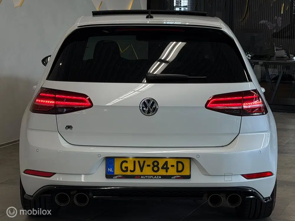 Volkswagen Golf 2.0 TSI 4Motion R Panorama uit 2019, foto 11
