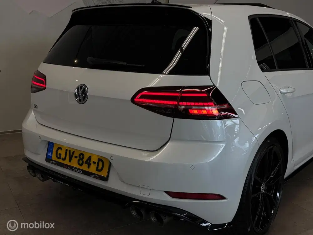 Volkswagen Golf 2.0 TSI 4Motion R Panorama uit 2019, foto 14