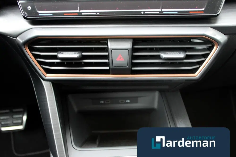 Cupra Formentor 1.4 e-Hybrid VZ Performance Panorama uit 2023, foto 13