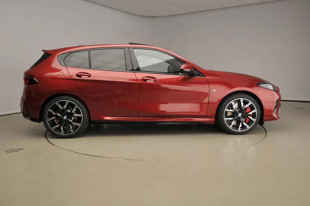 BMW 1-serie 5-deurs 120 uit 2025, foto 4
