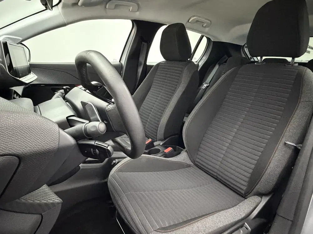Peugeot 208 1.2 PureTech Active Pack uit 2023, foto 6