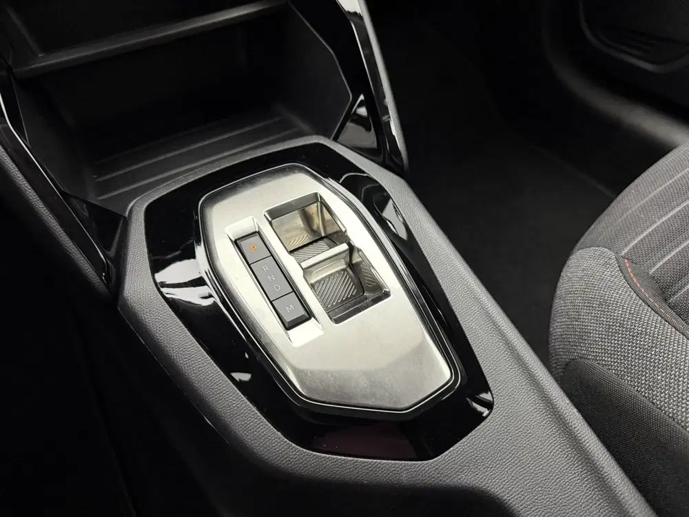 Peugeot 208 1.2 PureTech Active Pack uit 2023, foto 9