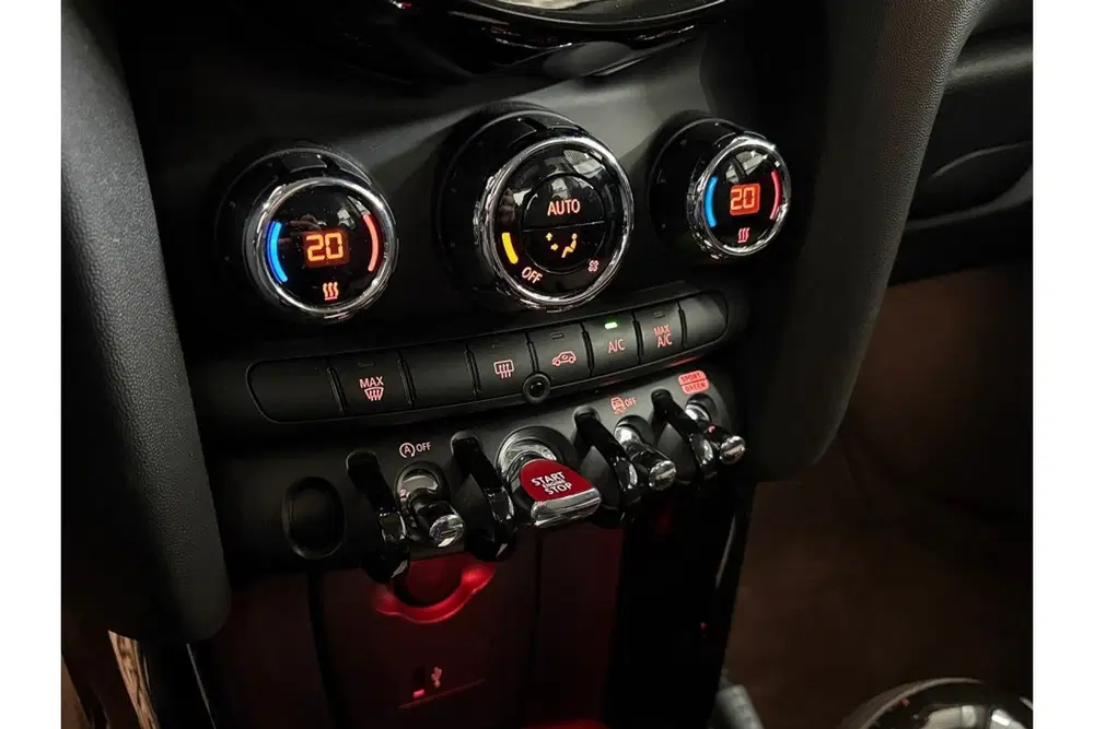 Mini Cooper 1.5 Cooper Camden Edition uit 2023, foto 12