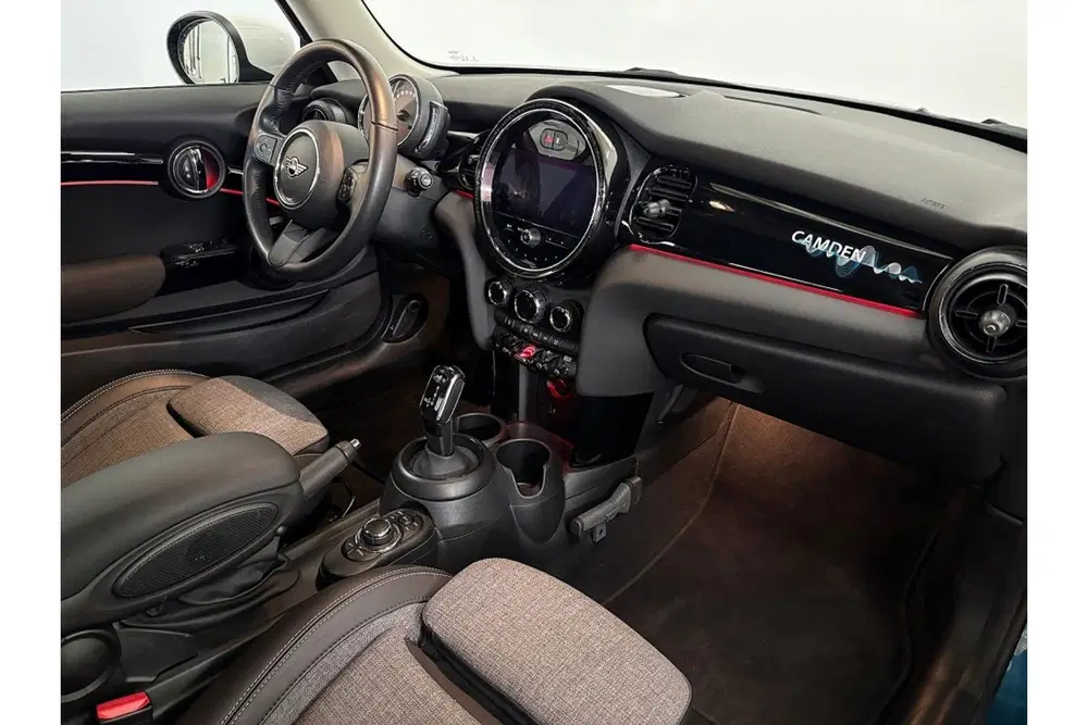 Mini Cooper 1.5 Cooper Camden Edition uit 2023, foto 7