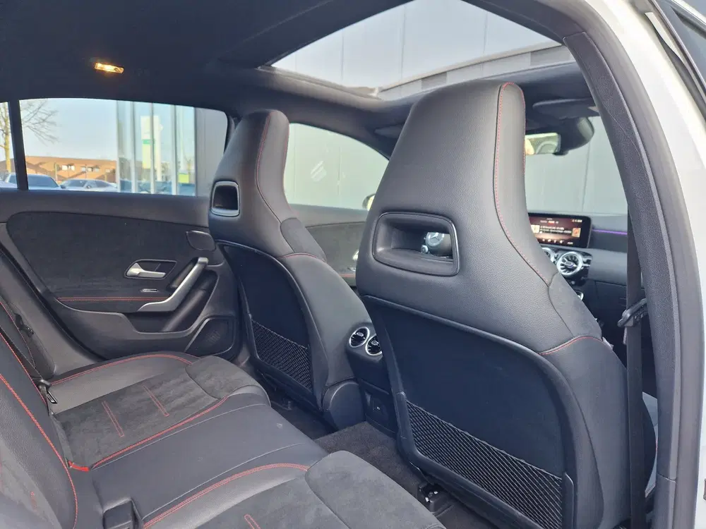 Mercedes-Benz A-Klasse 250 4MATIC AMG Facelift uit 2023, foto 12