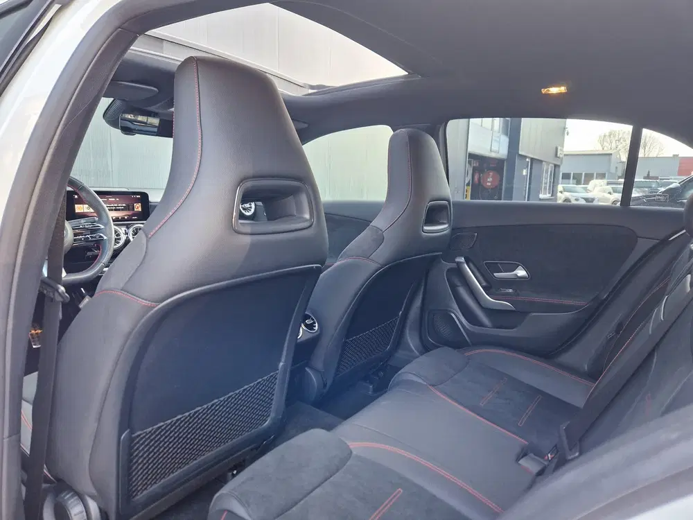 Mercedes-Benz A-Klasse 250 4MATIC AMG Facelift uit 2023, foto 15